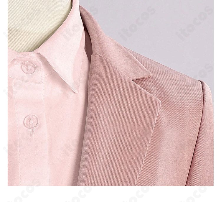 桃瀬成海 ピンクジャケット ラペル形状と縁取りのディテール画像