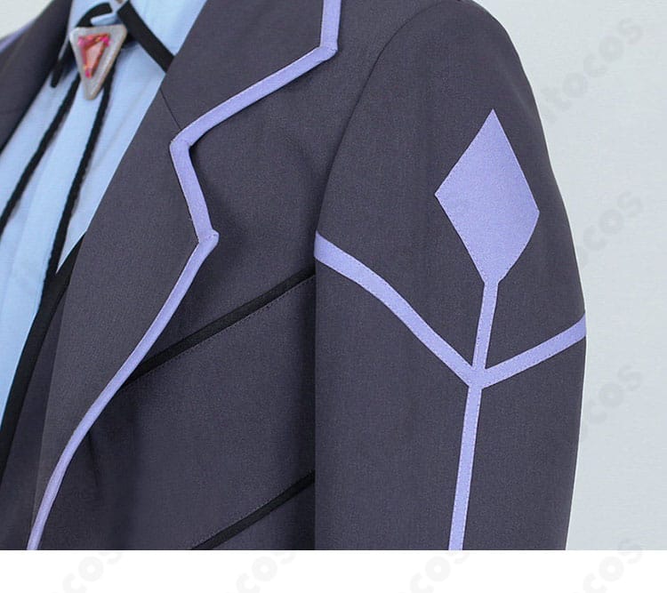 肩から袖にかけての装飾ラインとステッチ