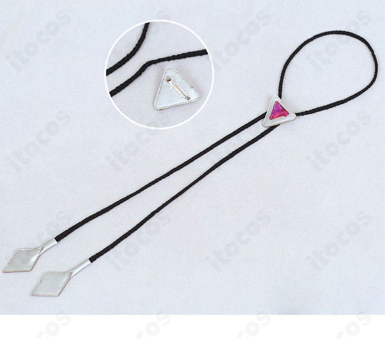 アメジオの象徴的ネックレス装飾の接写