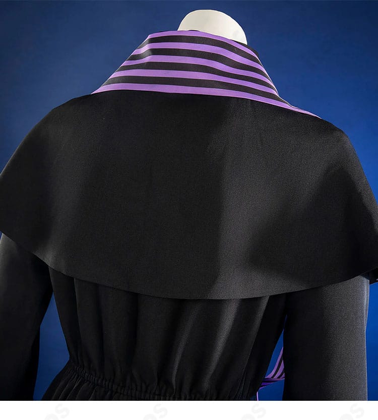 背面装飾のディテールアップ（背中心の縫製と意匠）