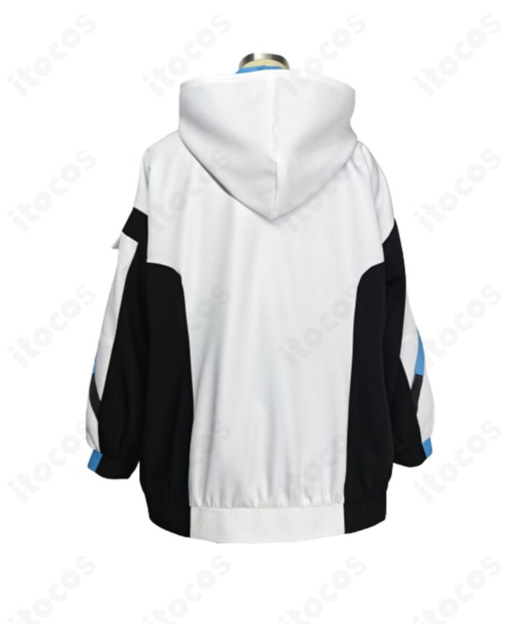 飛鳥馬トキ 臨戦コスプレ衣装の背面。コート後ろのシルエット、ベルト固定とポーチ配置の安定感が分かる画像