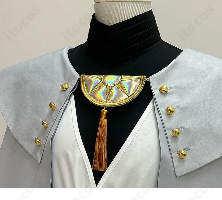 衣襟・胸飾り・コルセットベルトのディテール接写（質感と縫製）