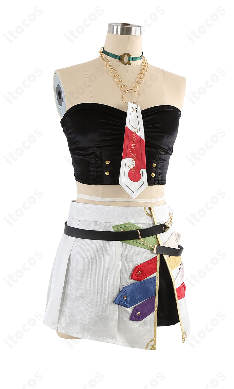 インナーと全体の装飾バランスを示すコーディネート詳細