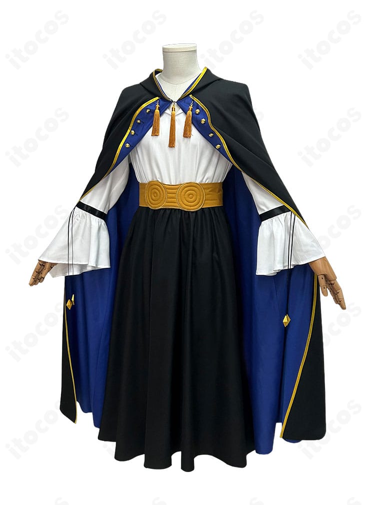 『とんがり帽子のアトリエ』オルーギオ コスプレ衣装の正面。帽子、胸元タッセル、マント、ベルトを合わせた全体像
