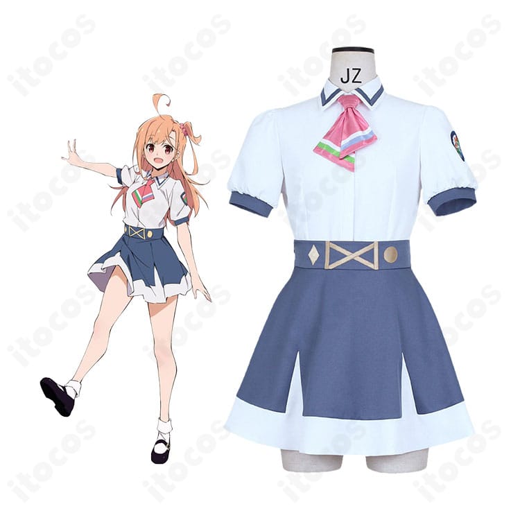 学園夏制服コスプレを着用した全身イメージ。シャツ・スカート・スカーフの3点で清楚なスクールスタイルを再現。