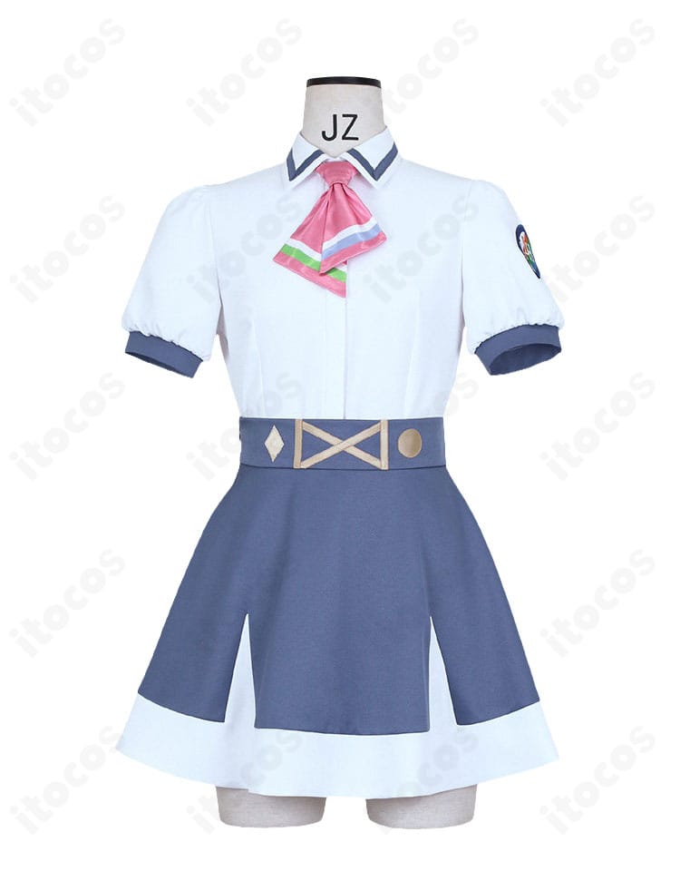 学園夏制服コスプレの正面全体。爽やかなシャツとスカートのきれいなシルエットが分かる。
