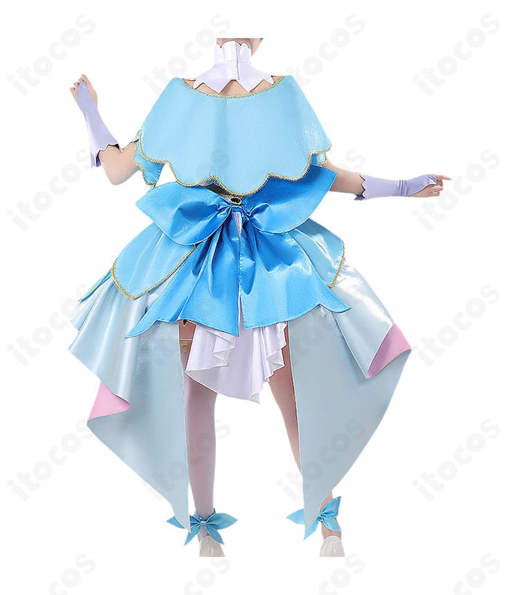 魔法少女風コスプレ衣装の背面と大きなリボン