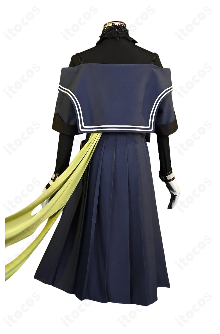 アイリーニ 至高の判決 コスプレ衣装の背面全体カット