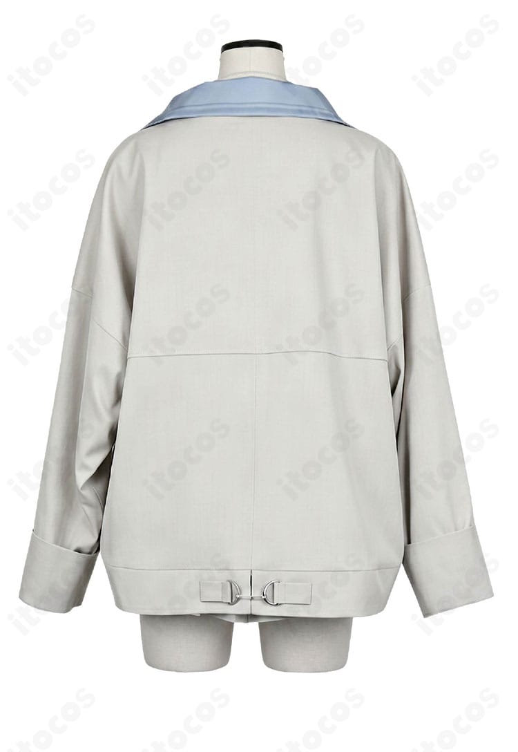 先斗寧 新衣装コスプレの背面全体。ジャケットのシルエットとスカートのプリーツ落ちを確認できる画像