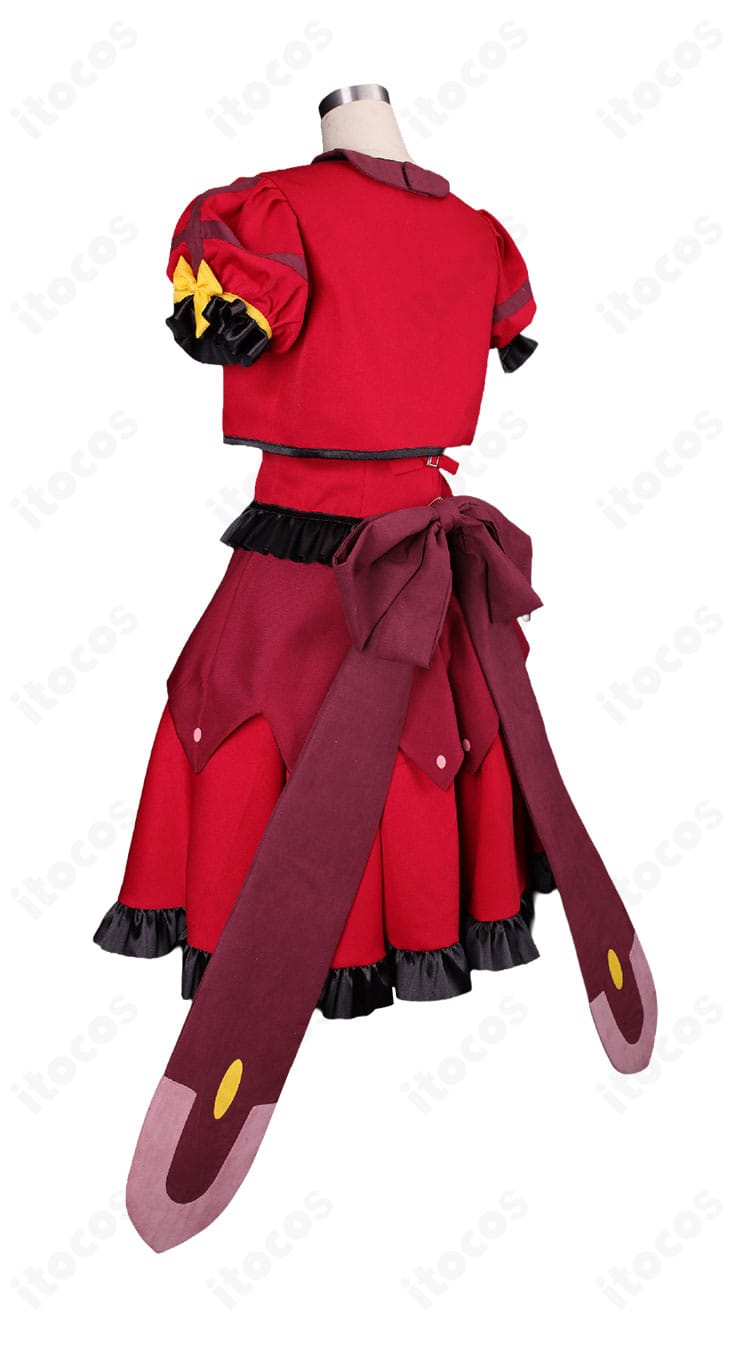 ヴィータ騎士服ver.コスプレ衣装の背面全体。後ろ腰リボンとジャケット背面のデザイン