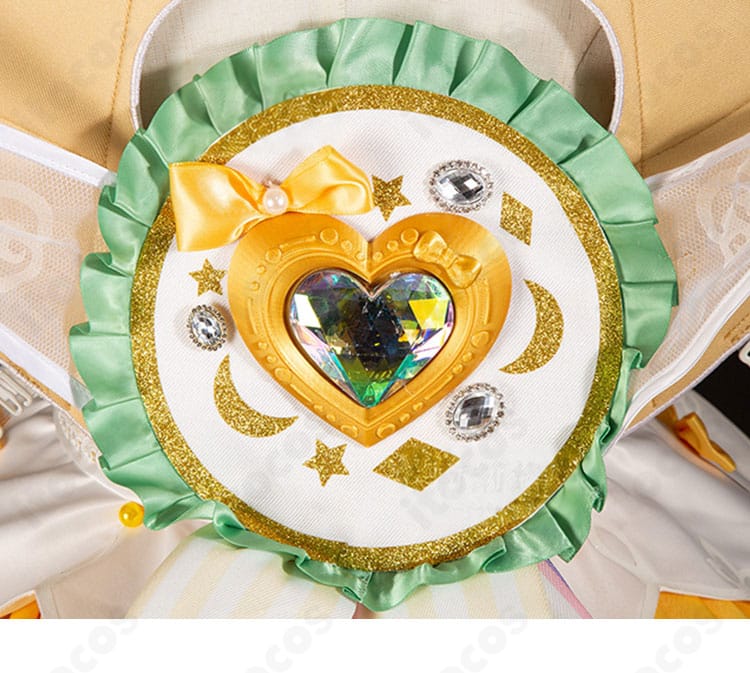 真中らぁら神ドレスコーデの華やかな衣装装飾を示すクローズアップ