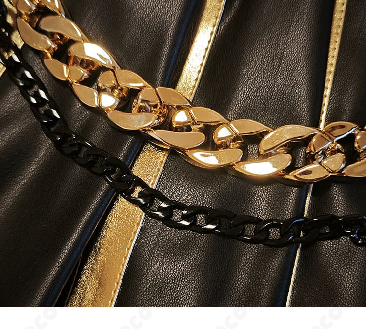 GOLD WEEKコスプレ衣装のキュロットに付属するウエストチェーン装飾