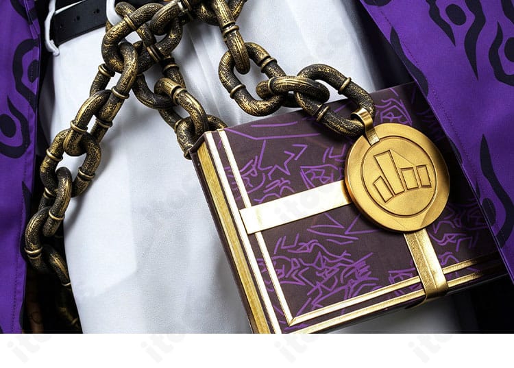 マティアス コスプレ衣装の腰まわりに付属する魔法書型アクセサリー