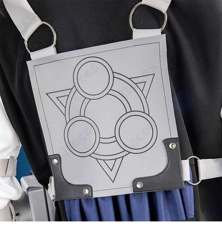 ゾディル・テュフォン通常衣装コスプレの背面装飾ディテール