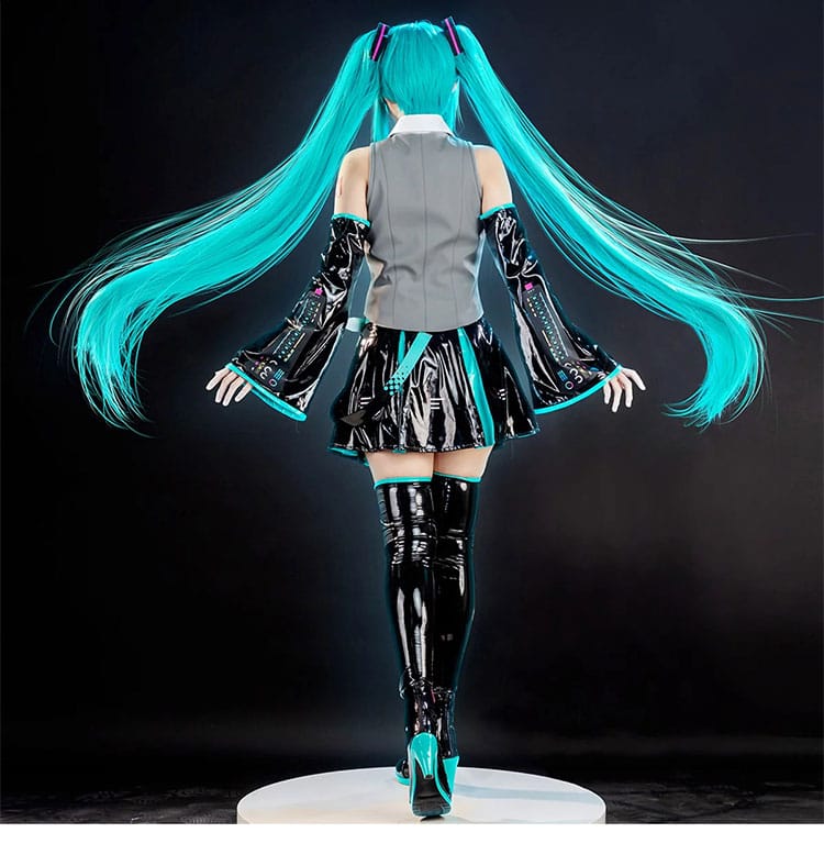 初音ミク V6パッケージビジュアルVer.衣装を着用した背面イメージ