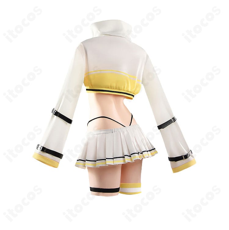 エレグのトップスとプリーツスカートの背面デザイン