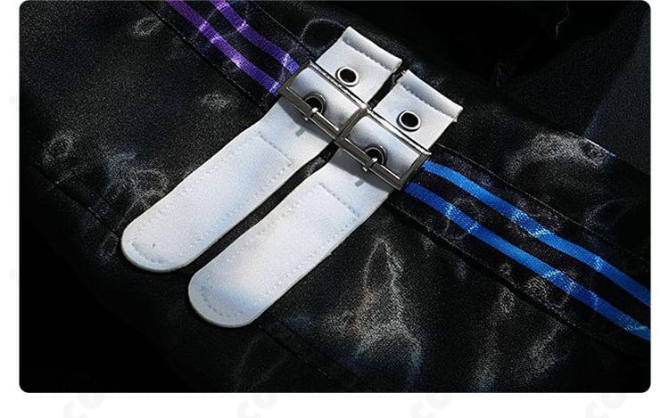 銀狼通常衣装のジャケット袖に施された装飾