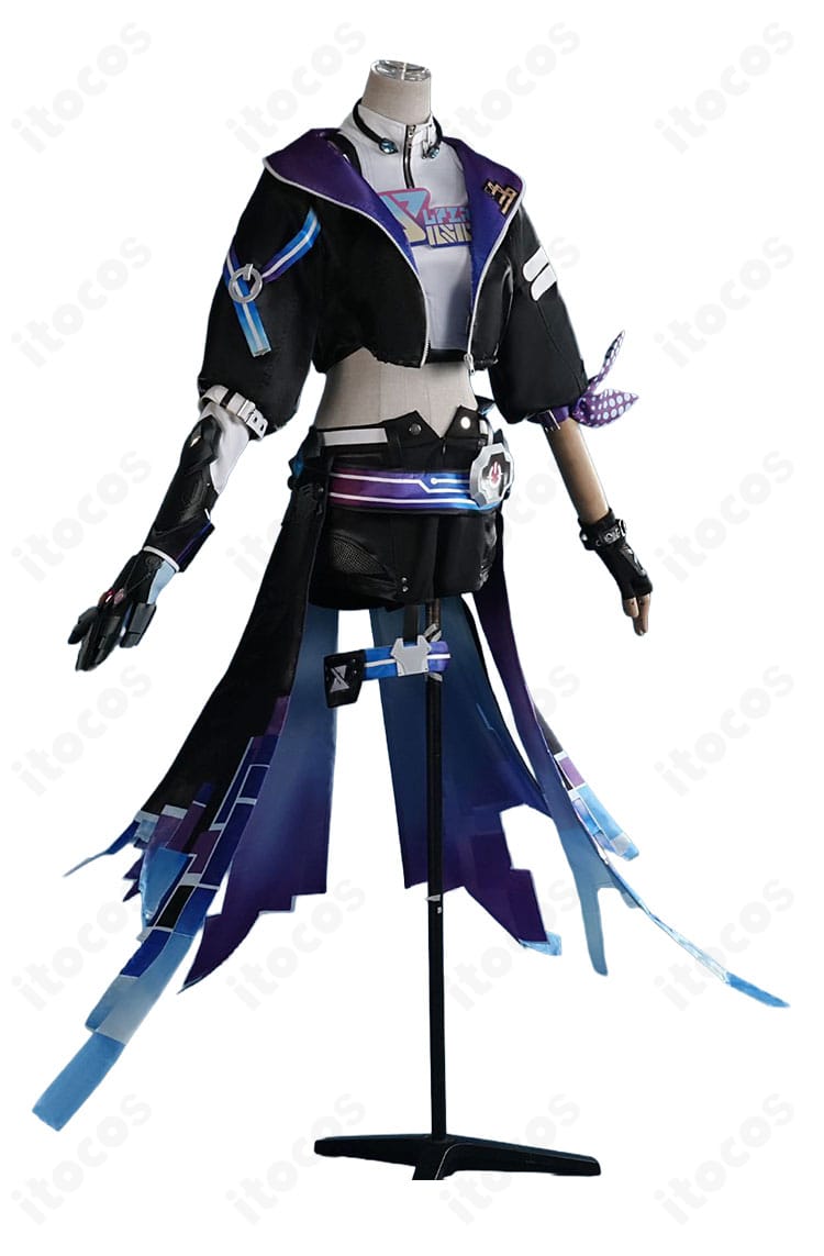 銀狼のキャラクターイメージとコスプレ衣装の正面・側面比較