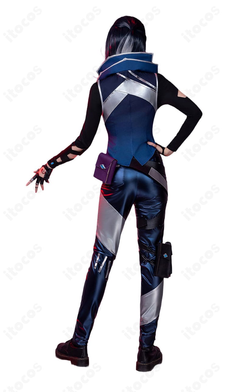 VALORANT フェイドのコスプレ衣装を着用した背面シルエット
