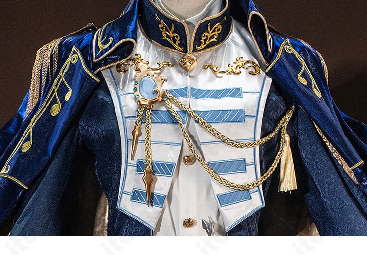 交響挽歌コスプレ衣装の襟元と胸飾りの装飾ディテール