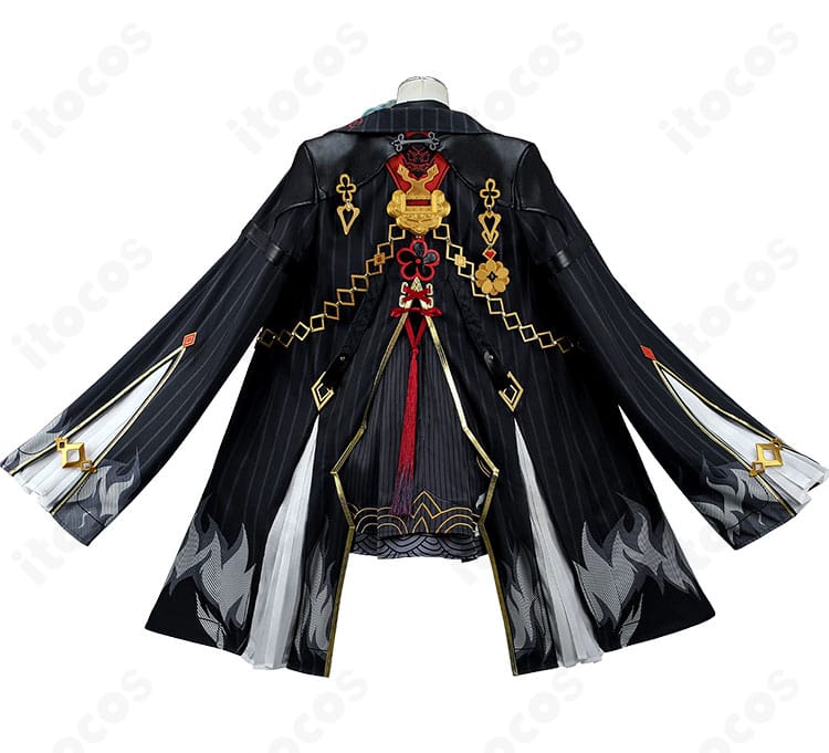 鎖暝の黒系ロングアウターとドレスの背面