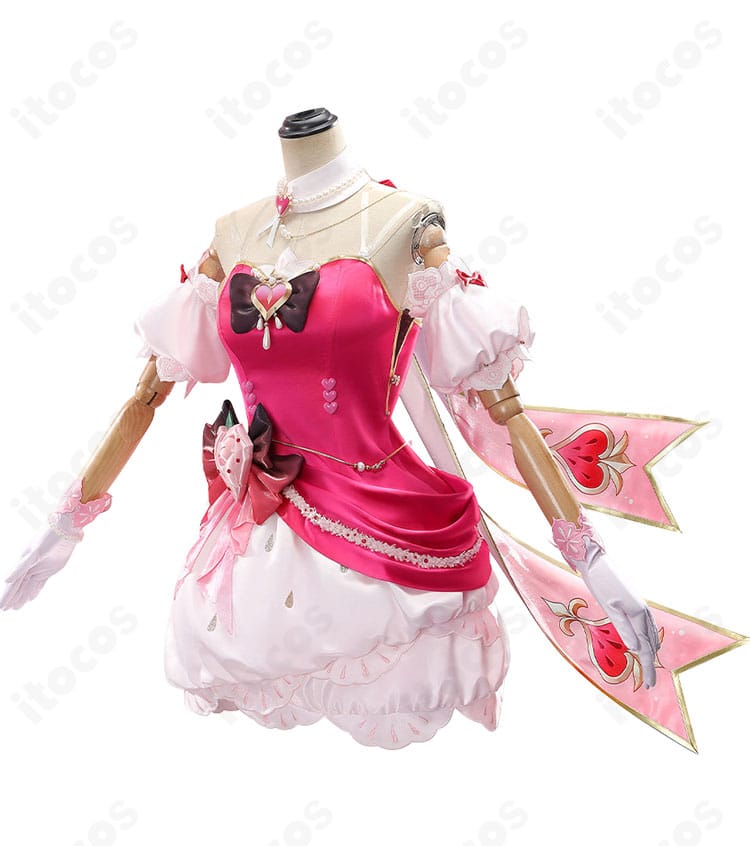 ヒアンシーのドレス型コスプレ衣装を横から見たシルエット