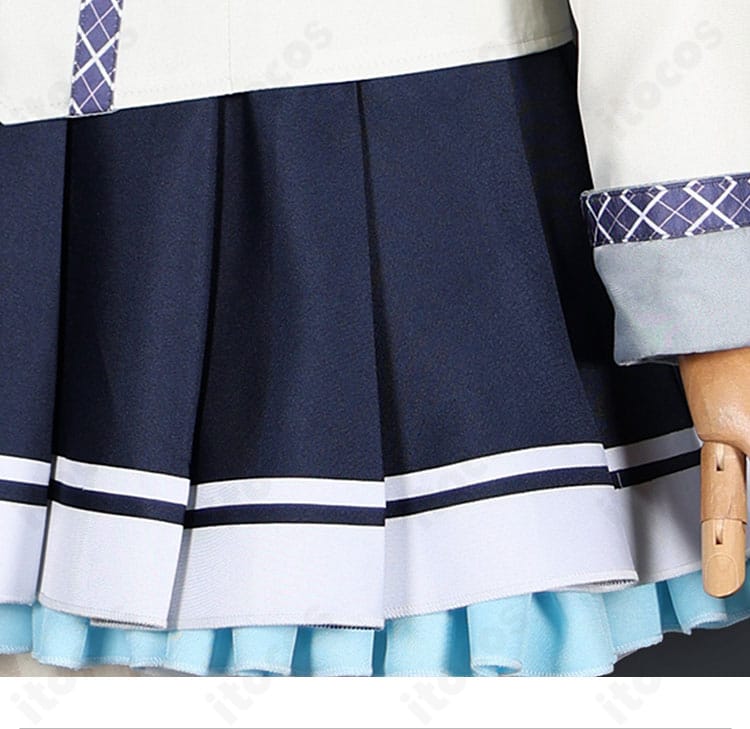 珠洲島有栖の制服コスプレ衣装に含まれるスカートの詳細