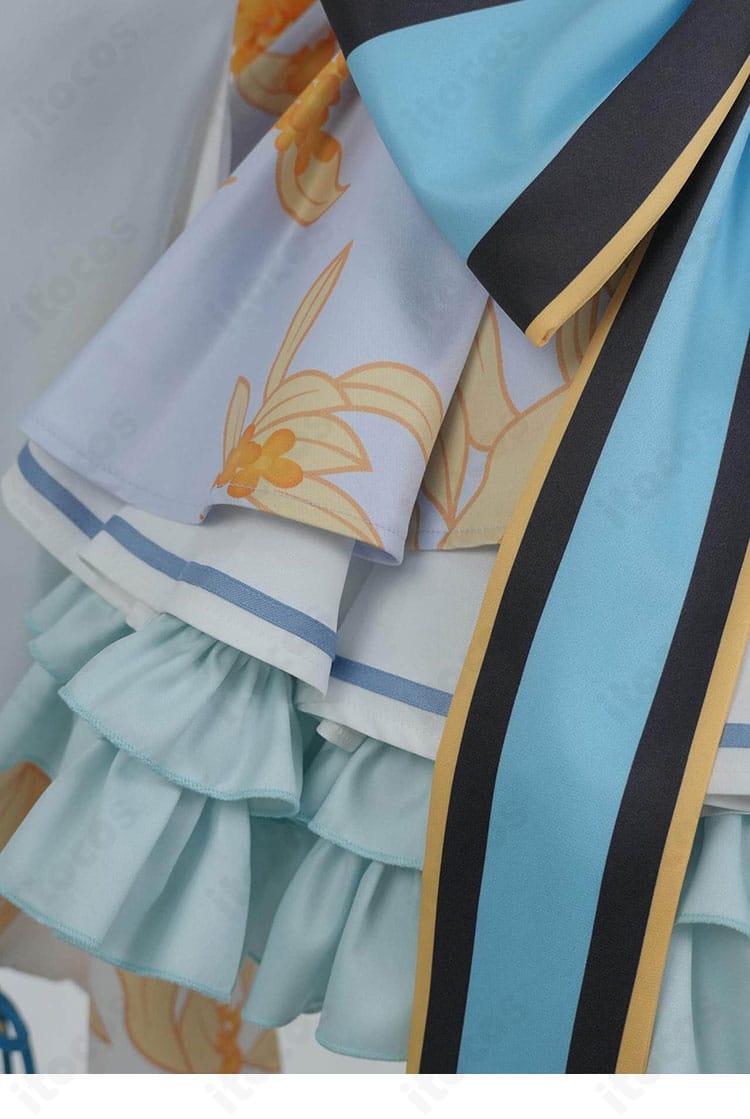 白上フブキの和風コスプレ衣装のスカートの重なり