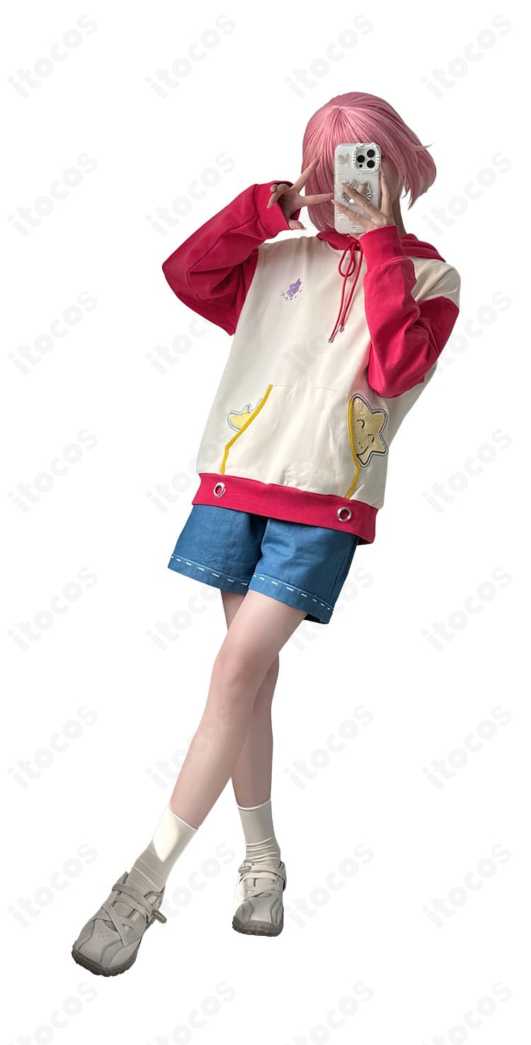 鳳えむのフード付きトップスとパンツを着用したコスプレイメージ