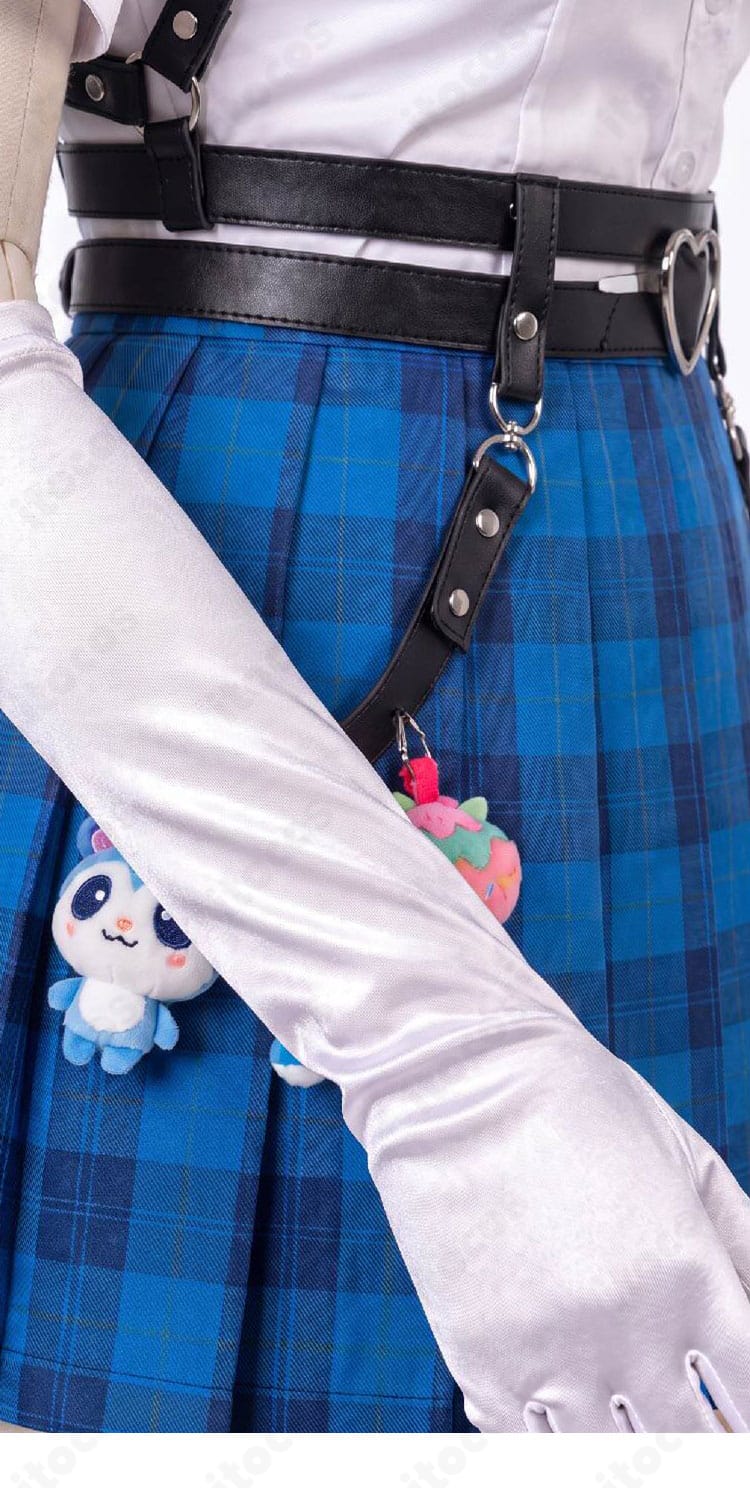 ラオーラ・パンテーラの制服コスプレ衣装に合わせたハンドバッグの装飾詳細