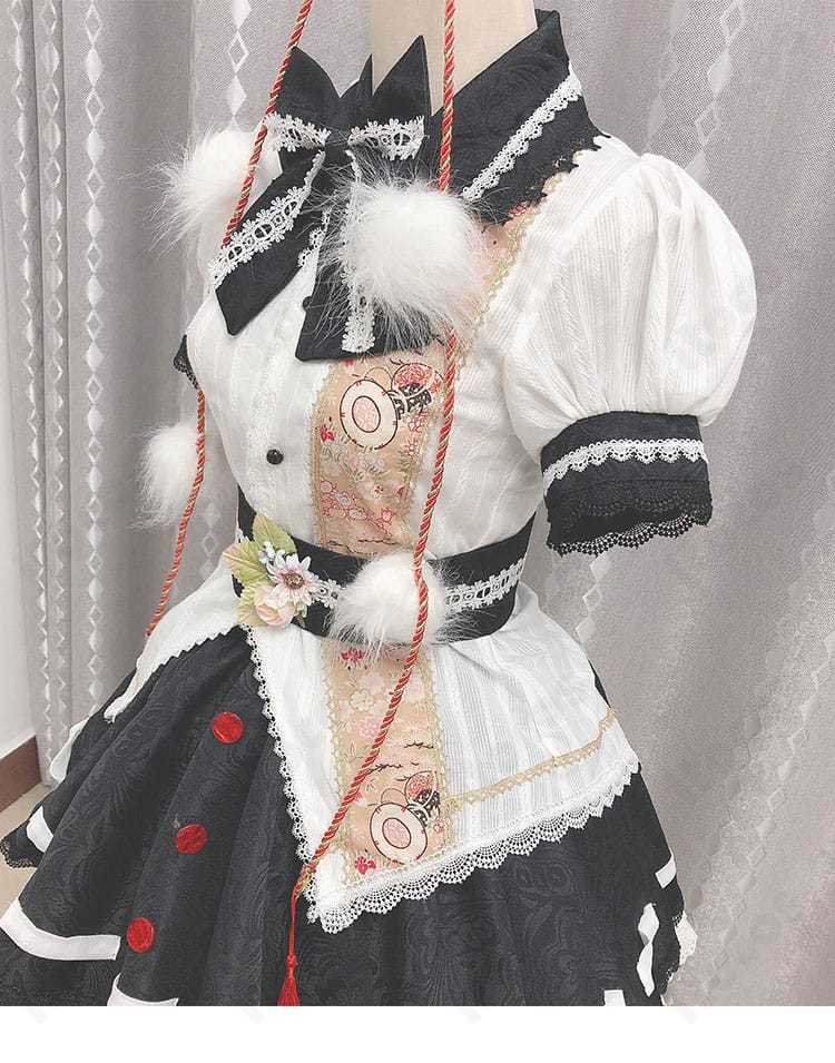 射命丸文のコスプレ衣装の前合わせ部分の装飾