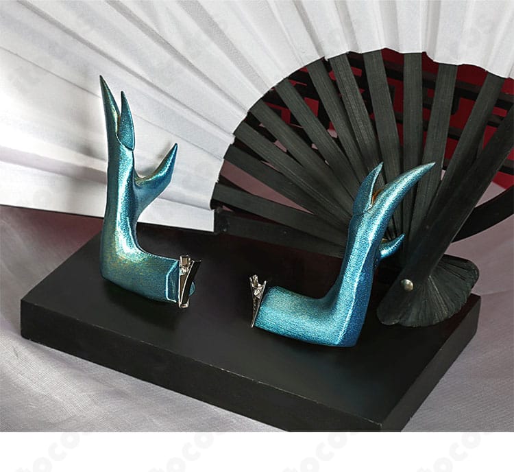 アークナイツ シー コスプレ衣装の頭飾りディテール。角とエルフ耳のセット構成と装着用パーツを示す。