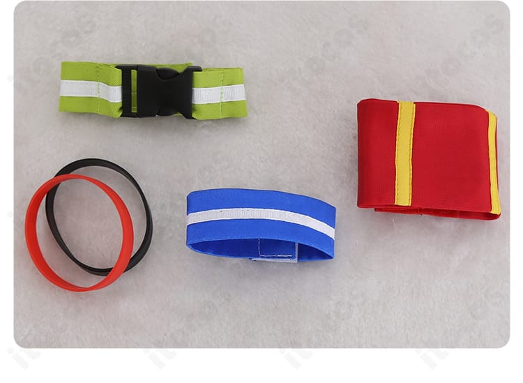 ウイニングチケット 勝負服 セット内容一覧。上着・チューブトップ・ショートパンツ・ショートスカート・首飾り・腕飾り・手首飾り・耳を収録。