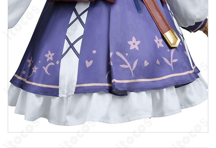 スカート裾のフリルディテール。可愛らしいニュアンスをプラス