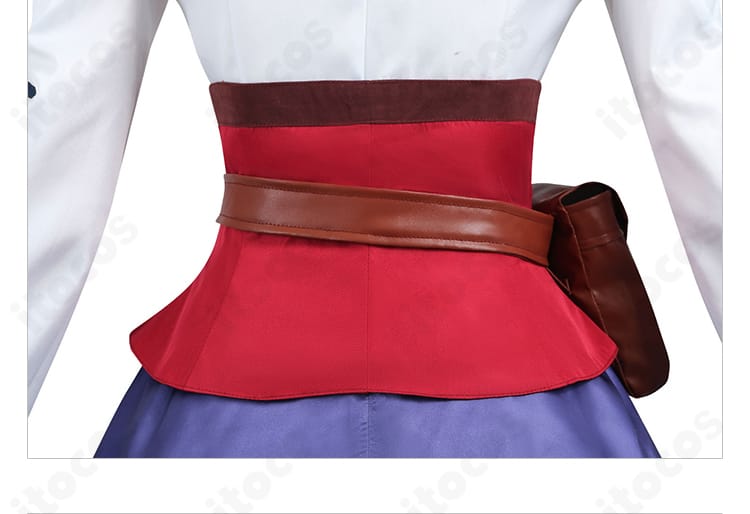 コルセットとポーチの背面。ベルト位置とバランスの確認に最適