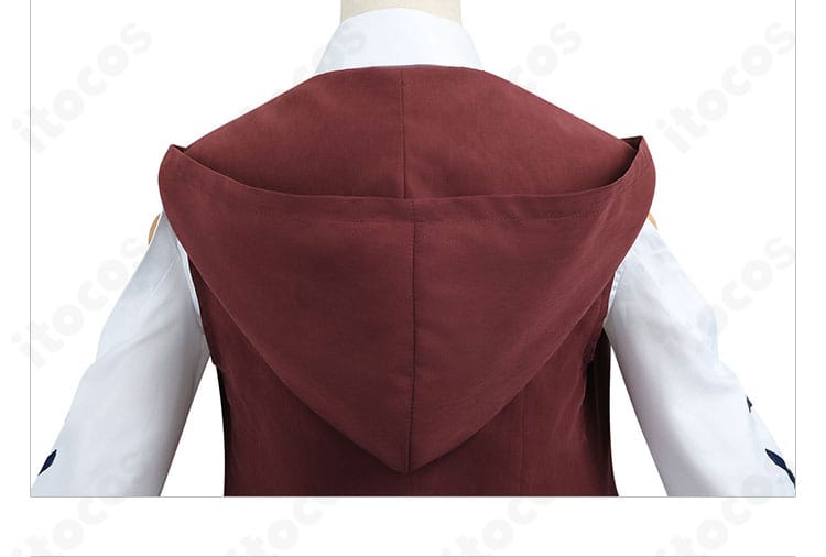 フード付きコートの帽子部分ディテール。縁取りと形状のバランスをチェック