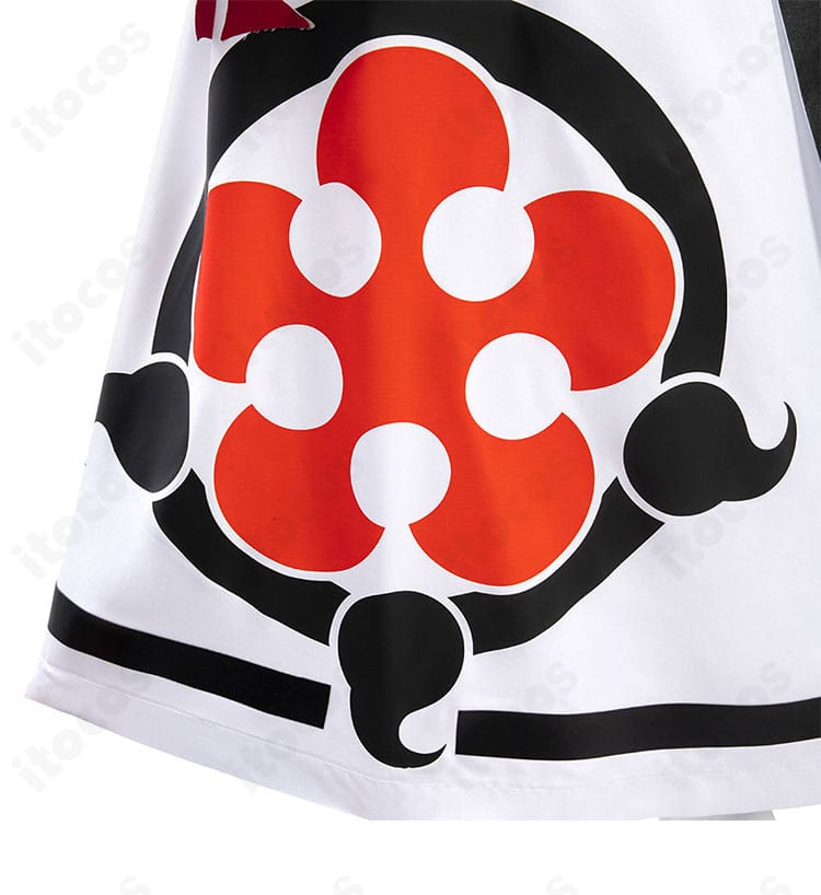 裾（スカート部）デザイン。切り替えやドレープ感、バトル衣装らしい動きの出方を確認。