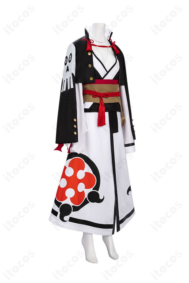 右側面ディテール。紐飾りの配置とシルエットの落ち感、ハリのある生地感を確認できる画像。