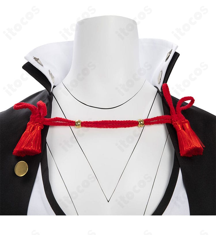 首元の紐飾りディテール。結び目や質感、縫製の始末を示すクローズアップ。