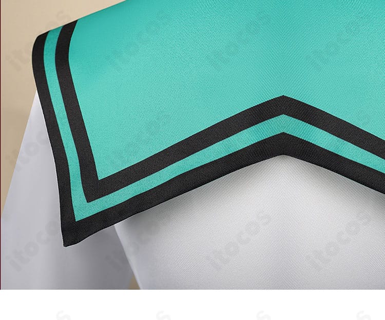 斉木楠雄のΨ難 照橋心美 制服コスプレ 肩周りと背面の縫製ディテール。ショルダーラインと見返しの丁寧な仕上げが分かる画像。