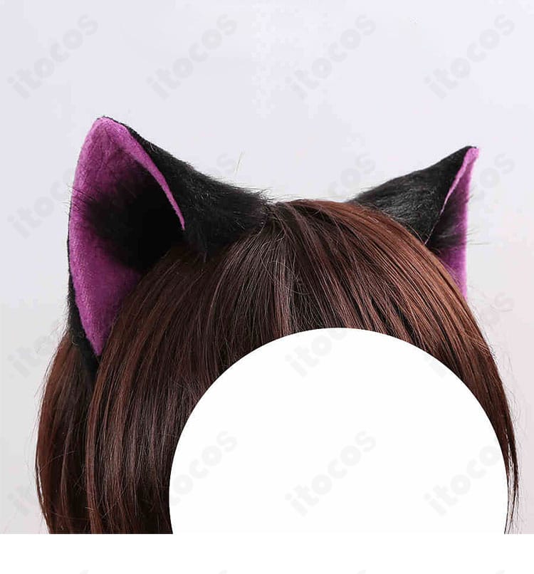 Trickstar ハロウィン衣装 ヘッドアクセサリー（紫系）のクローズアップ。耳パーツが顔周りを華やかに演出。