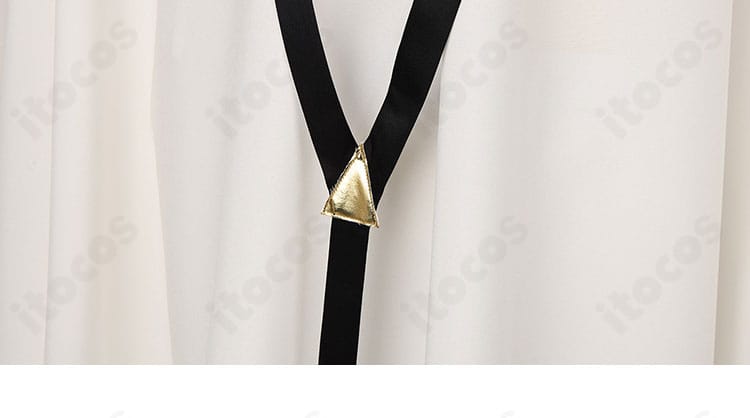 付属ネックレスの詳細。モチーフの形状と留め具の仕上げを明瞭に示したカット。