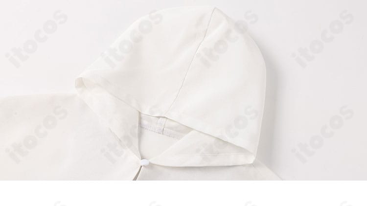 上着フード装飾の拡大。フード縁の意匠とステッチワークを強調したディテール写真。