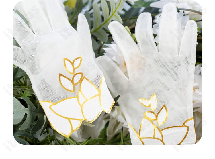 乱凪砂 シークレットスカイ 手袋のディテール。衣装全体の統一感を高めるアクセント