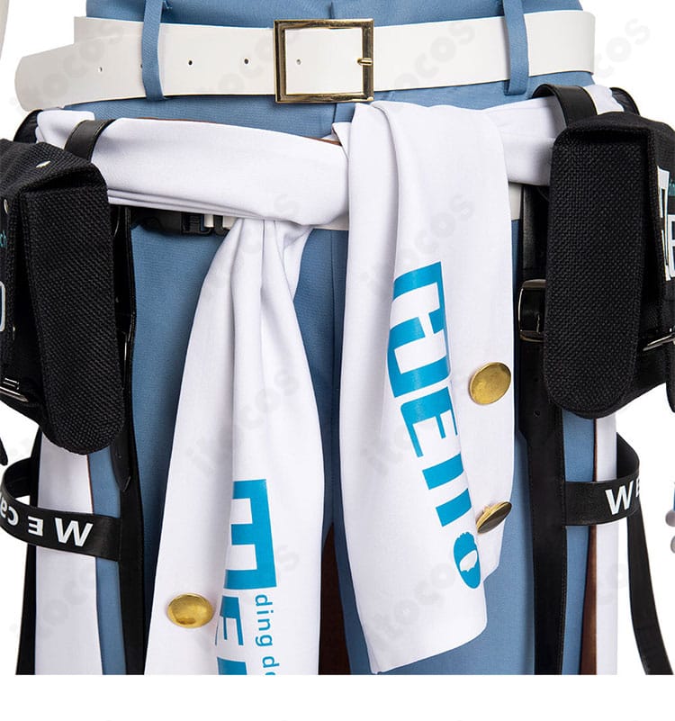 ギルティギア ストライヴ シン＝キスク衣装 着用イメージ。腰部の装飾とコートの広がりがコーディネートを引き立てる全身カット。