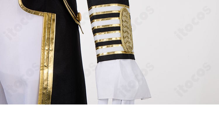 袖パーツのディテール。袖口の意匠とライン取り、縫製の仕上がりを拡大。