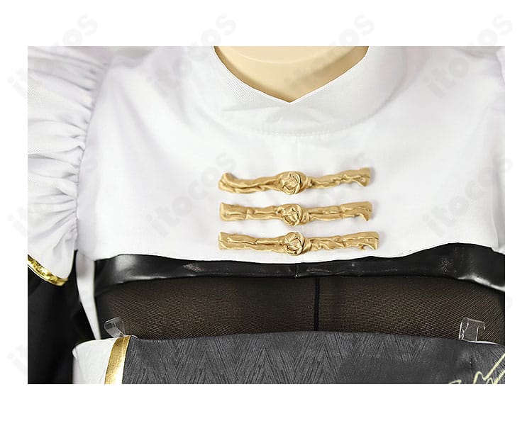 刺繍や配色ラインなど装飾のクローズアップ。蝶モチーフとコントラスト配色の質感を確認できる詳細画像。