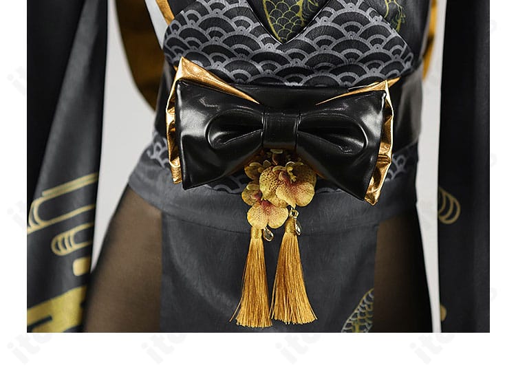 ウエスト正面のディテール。蝶モチーフとコルセットベルトの形状、ステッチの整いを確認できる画像。