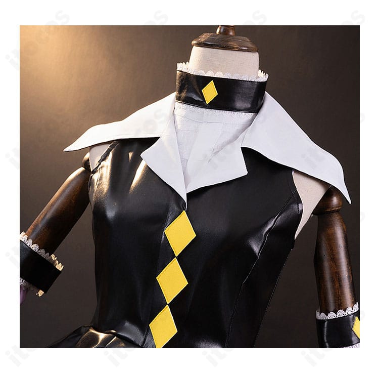 ほしな歌唄 ブラックダイヤモンド衣装 トップス正面アップ。襟周りとフロントの切り替え、縫製ラインが見える詳細画像。