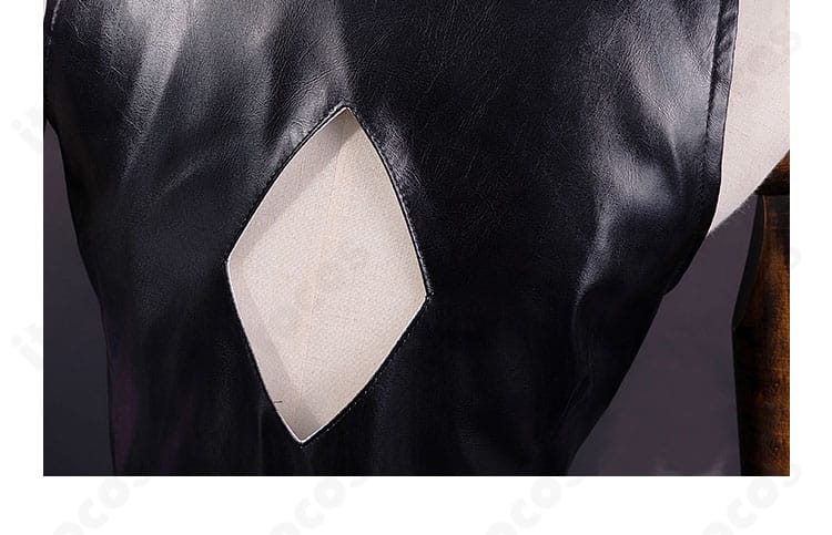 ほしな歌唄 ブラックダイヤモンド衣装 背面装飾のアップ。リボンやベルト端部の処理、ステッチの仕上げを示す画像。